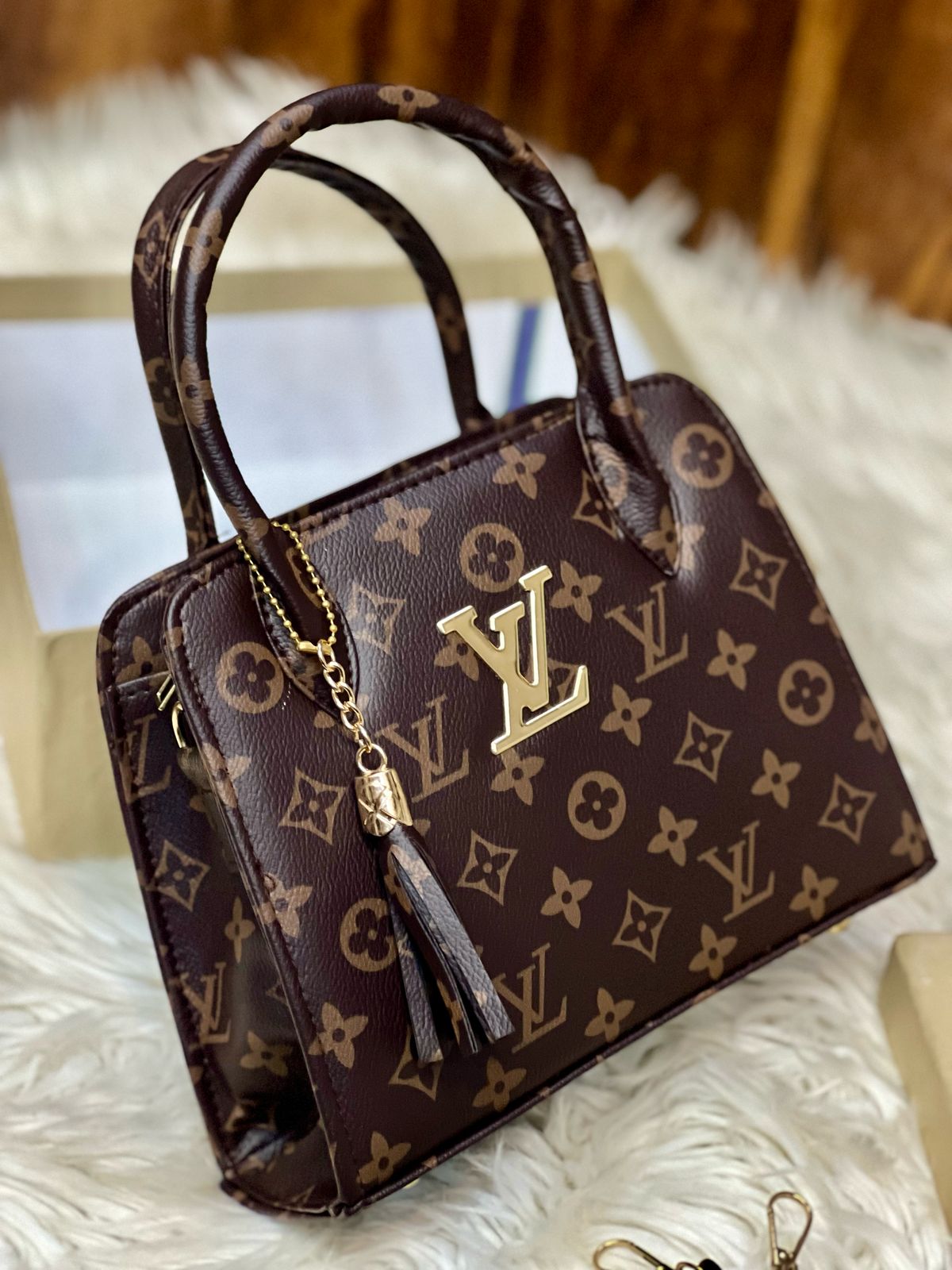 Loius vuitton
Beautiful womens handbag 👜