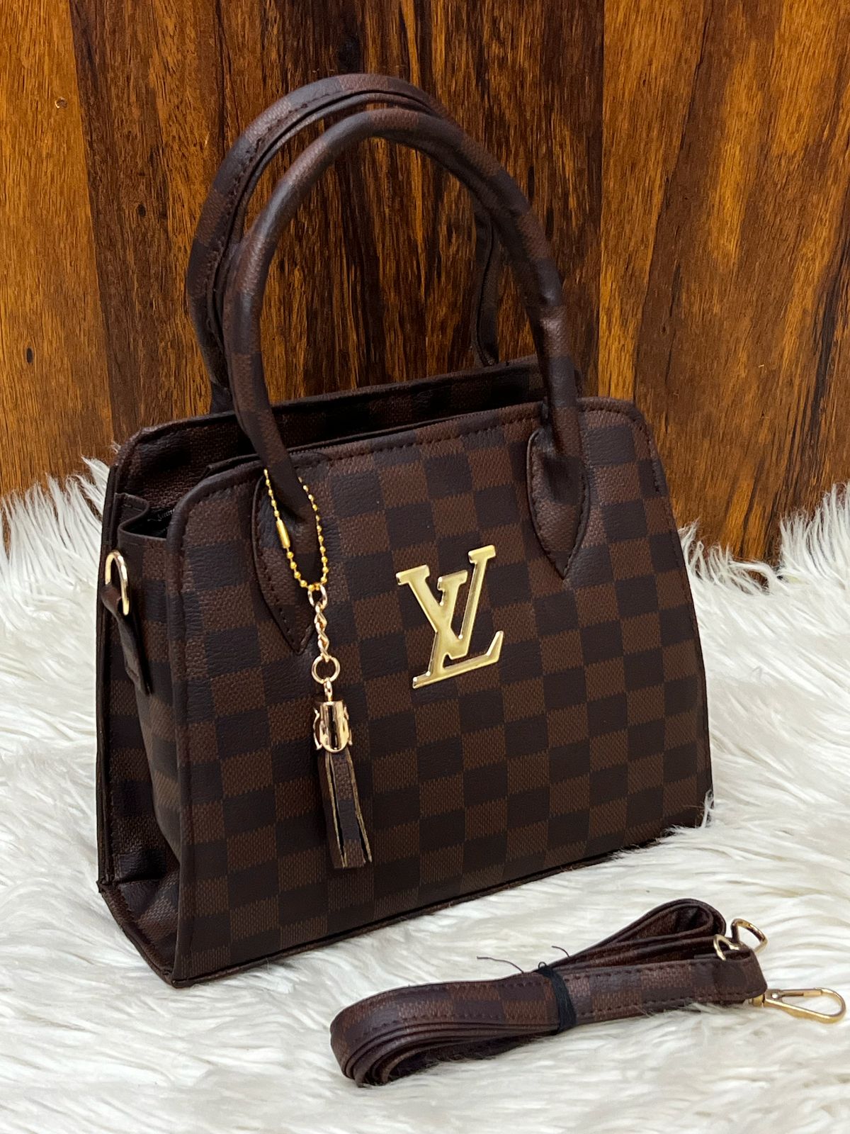 Loius vuitton
Beautiful womens handbag 👜